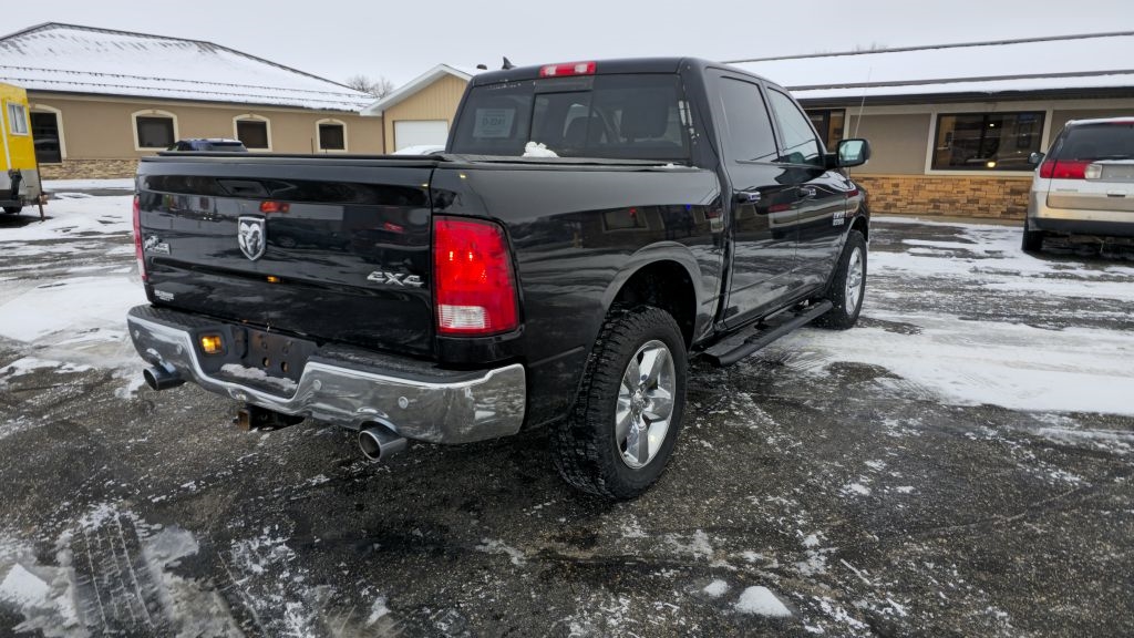 RAM 1500 SLT Crew Cab SWB 4WD 2015