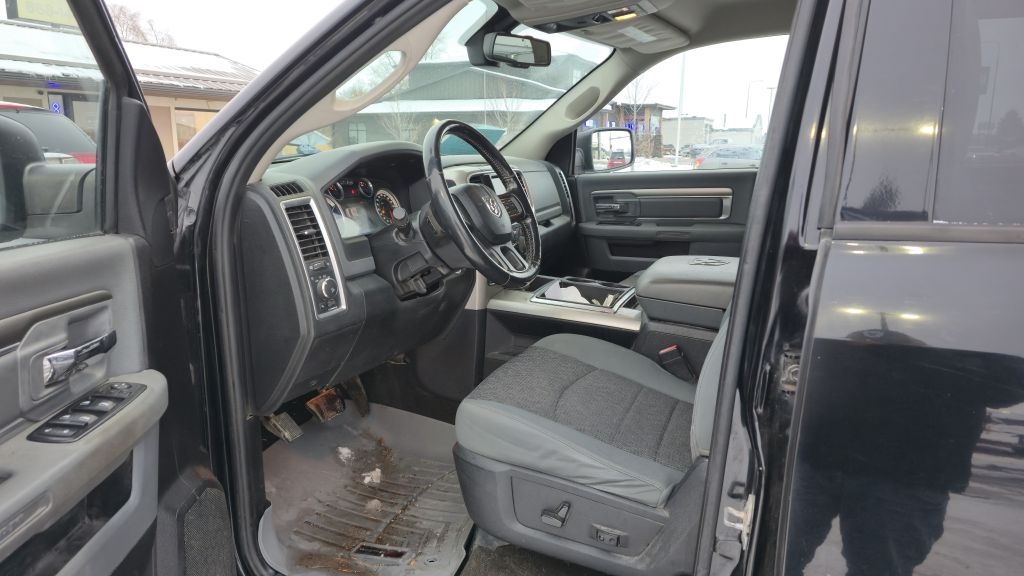 RAM 1500 SLT Crew Cab SWB 4WD 2015