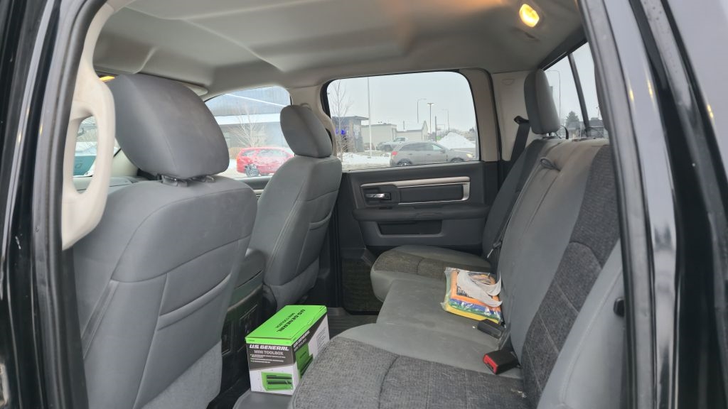 RAM 1500 SLT Crew Cab SWB 4WD 2015