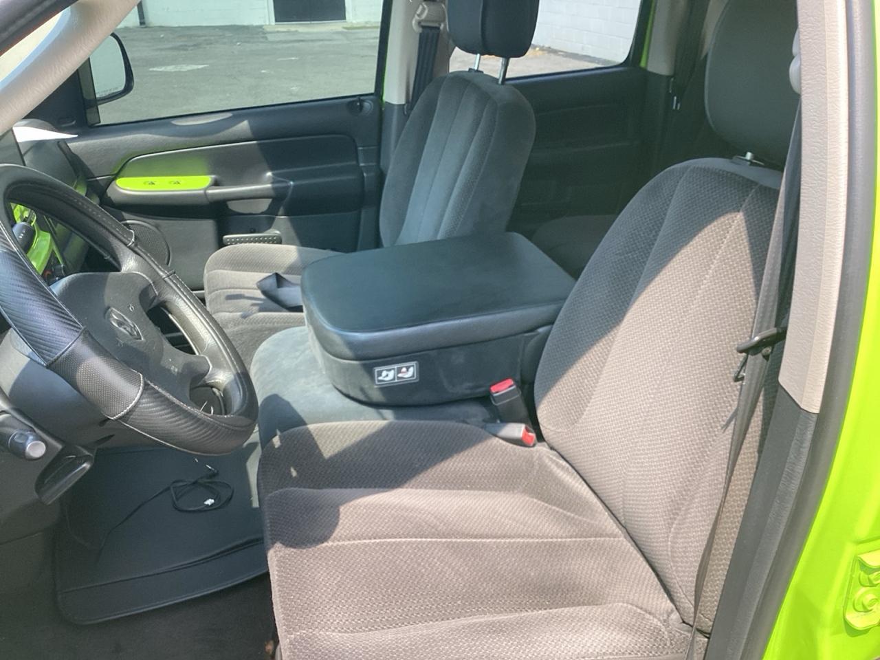 Dodge Ram 1500 4dr Quad Cab 140.5" WB ST 2003