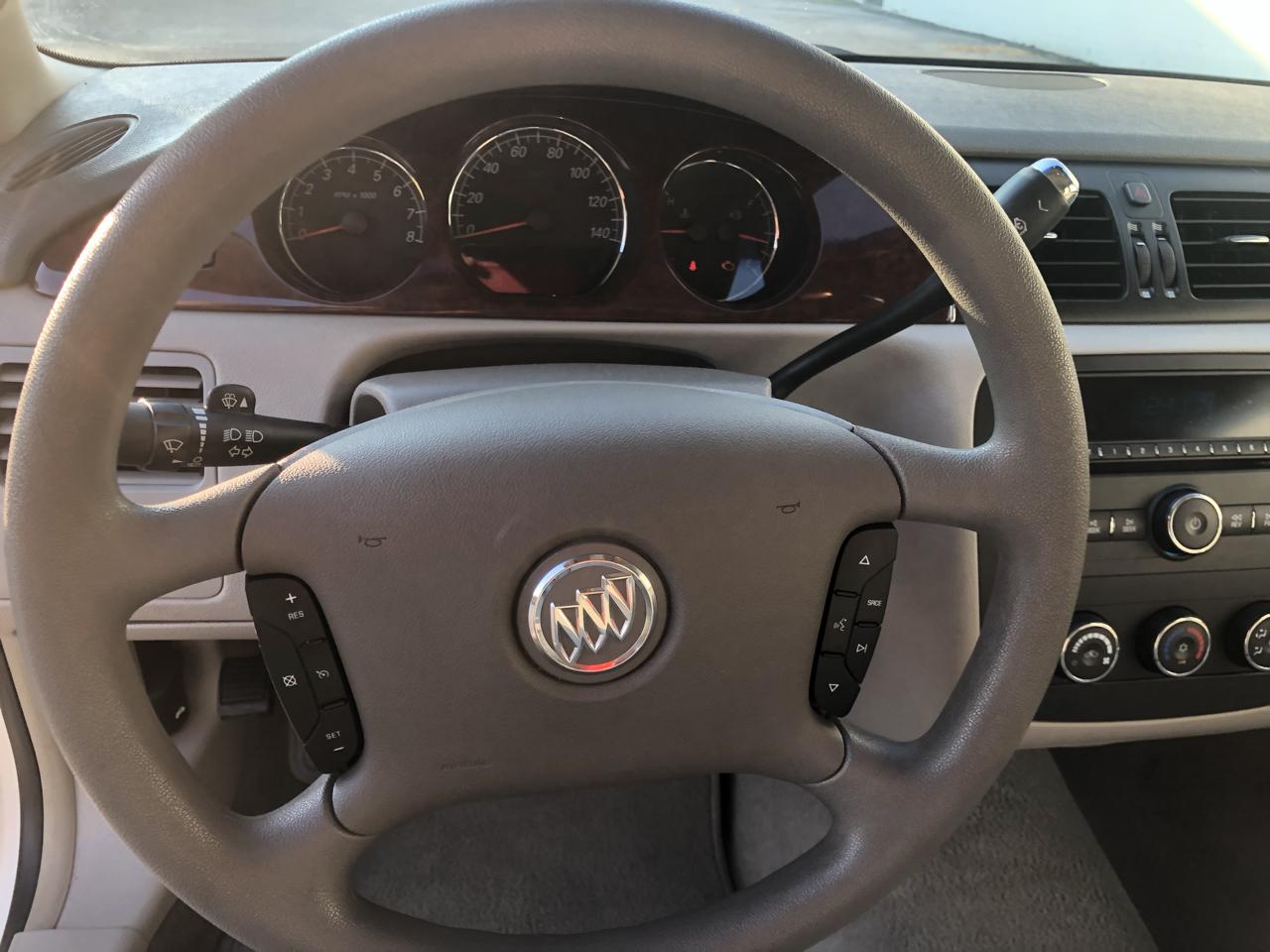 Buick Lucerne 4dr Sdn CX 2006