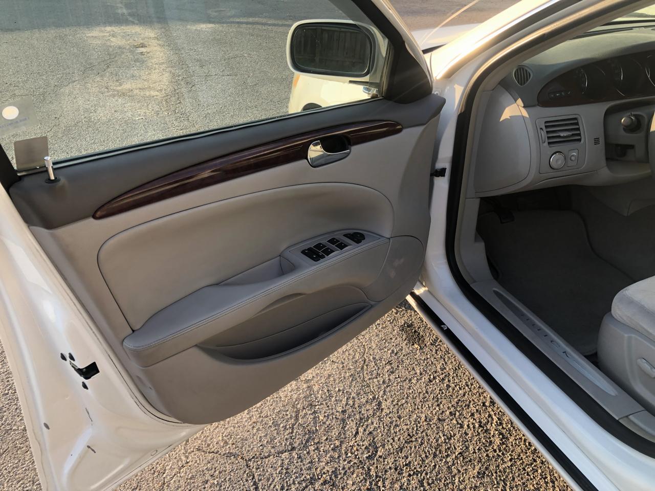 Buick Lucerne 4dr Sdn CX 2006