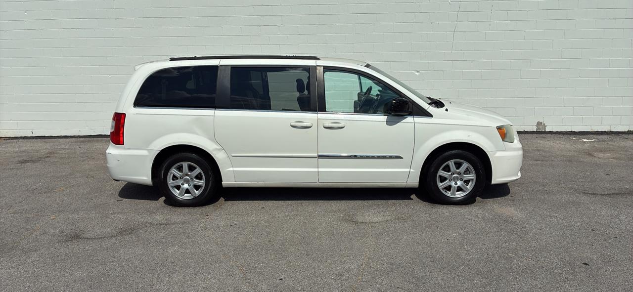 Chrysler Town & Country 4dr Wgn Touring 2011