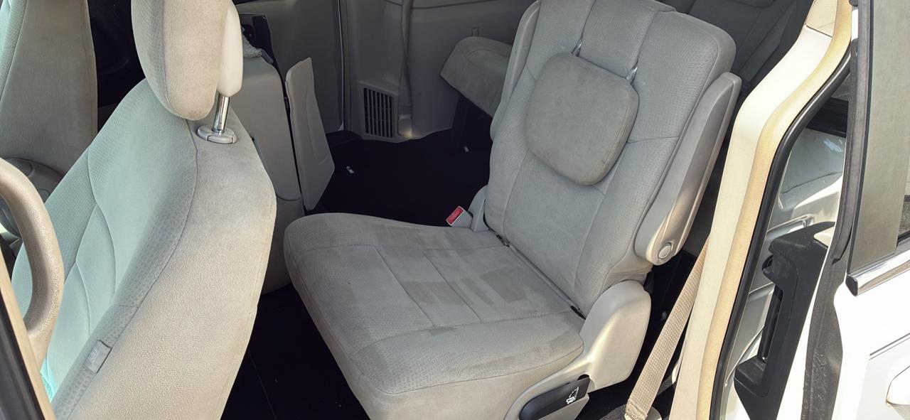 Chrysler Town & Country 4dr Wgn Touring 2011