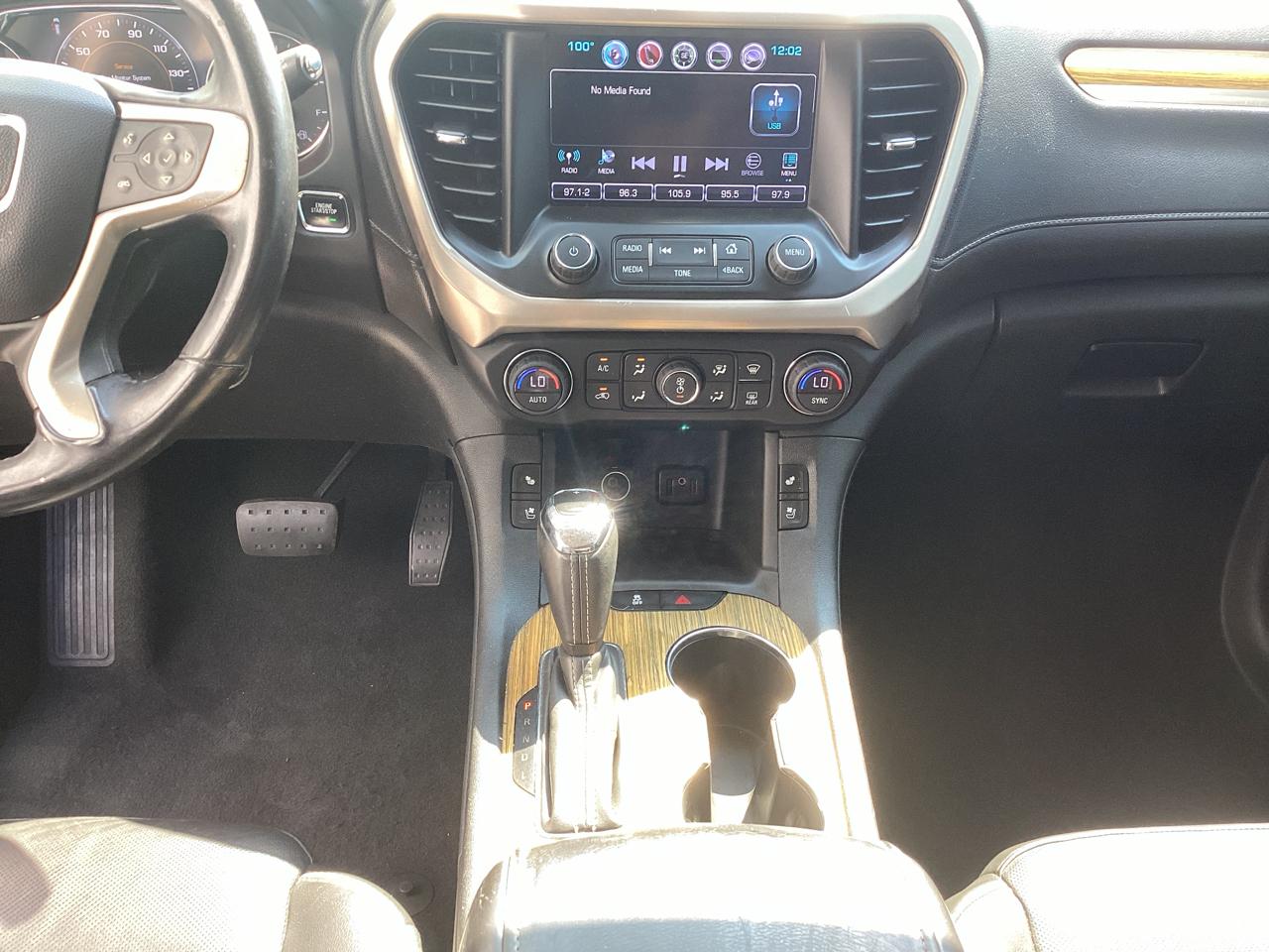 GMC Acadia AWD 4dr Denali 2017