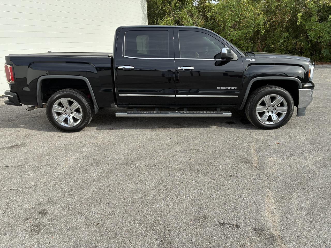 GMC Sierra 1500 4WD Crew Cab 143.5" SLT 2017