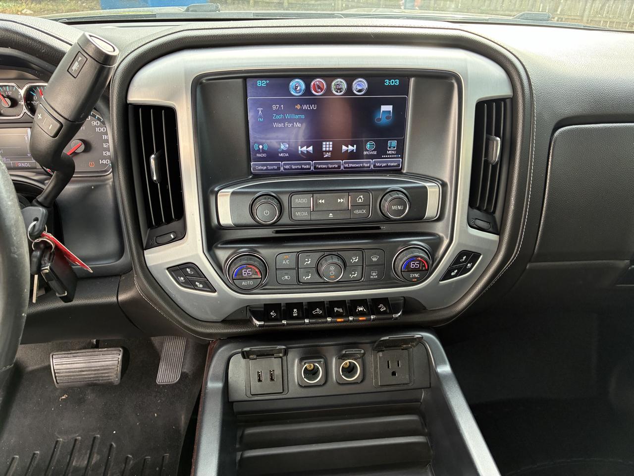 GMC Sierra 1500 4WD Crew Cab 143.5" SLT 2017