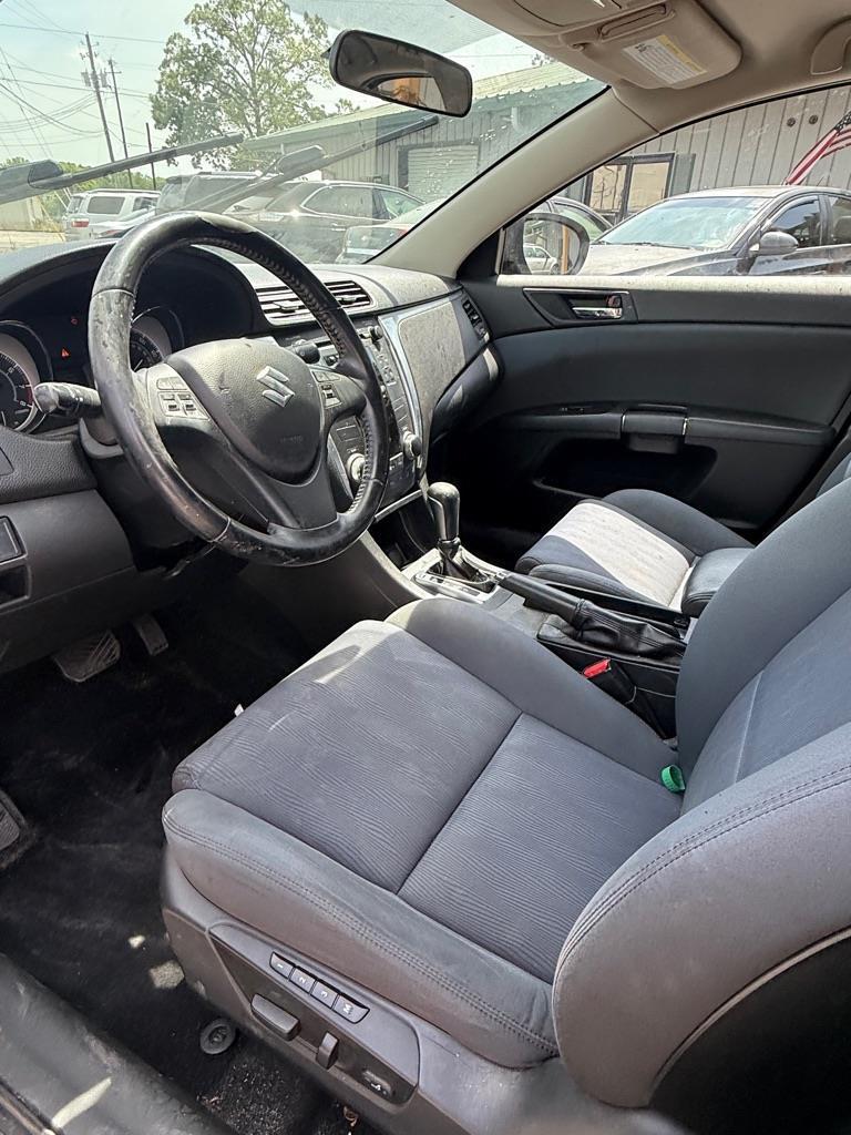 Suzuki Kizashi  2011