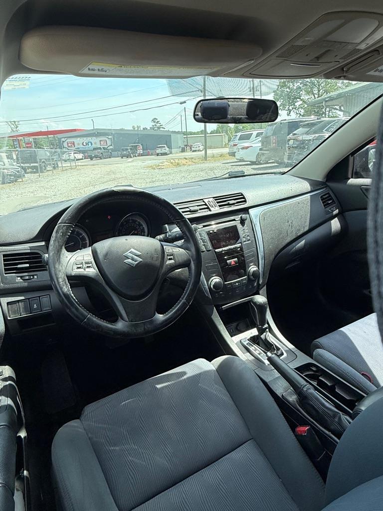 Suzuki Kizashi  2011