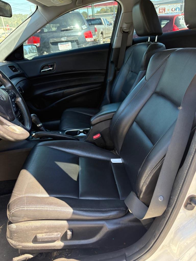 Acura ILX 8-Spd AT 2016