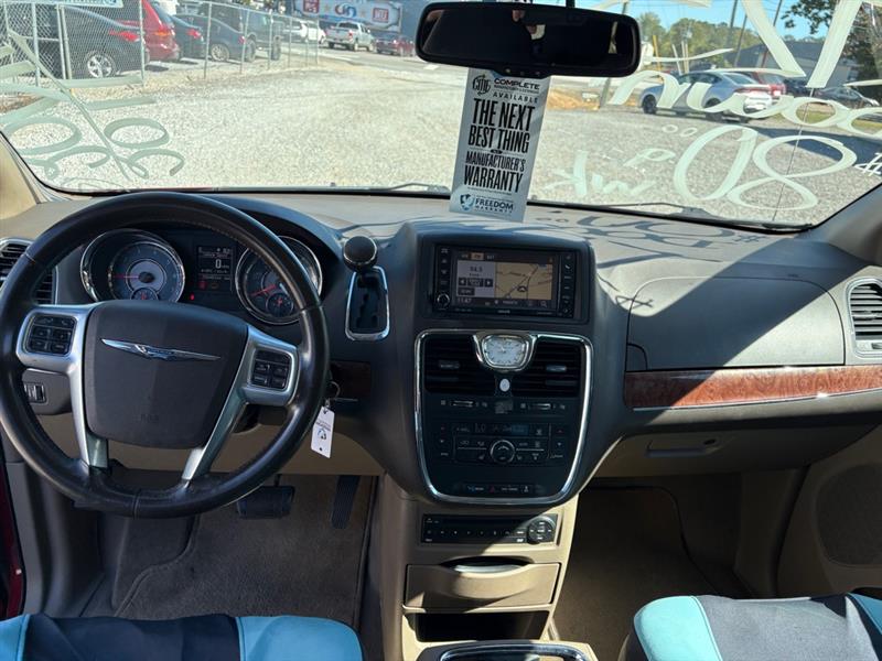 Chrysler Town & Country Touring-L 2011