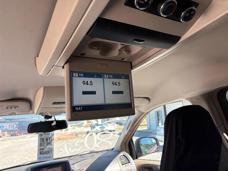 Chrysler Town & Country Touring-L 2011