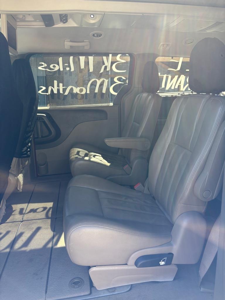 Chrysler Town & Country Touring-L 2011