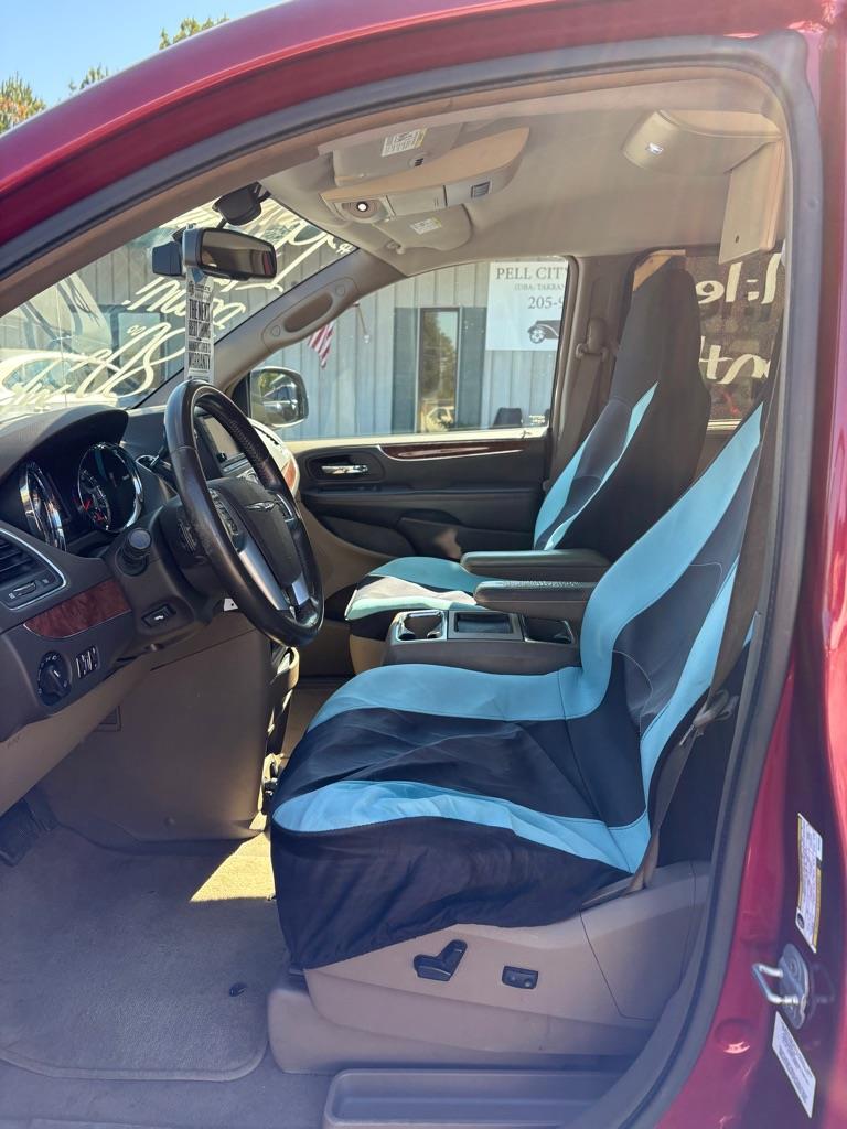 Chrysler Town & Country Touring-L 2011