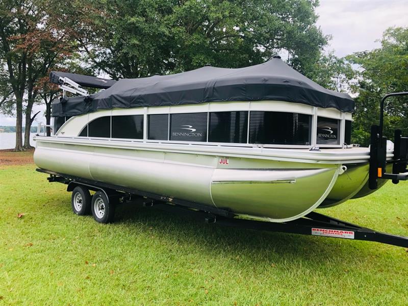 Bennington SX22  2017