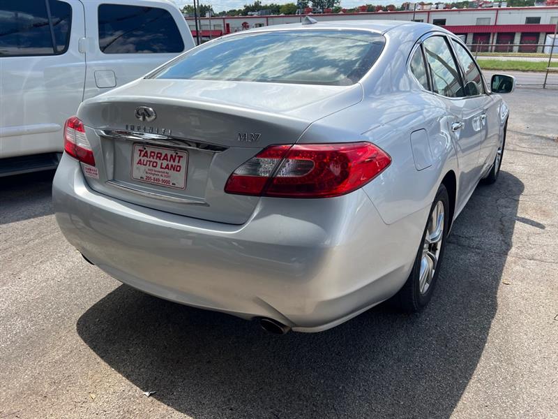Infiniti M 37 2012
