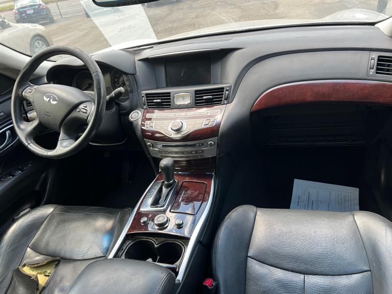 Infiniti M 37 2012