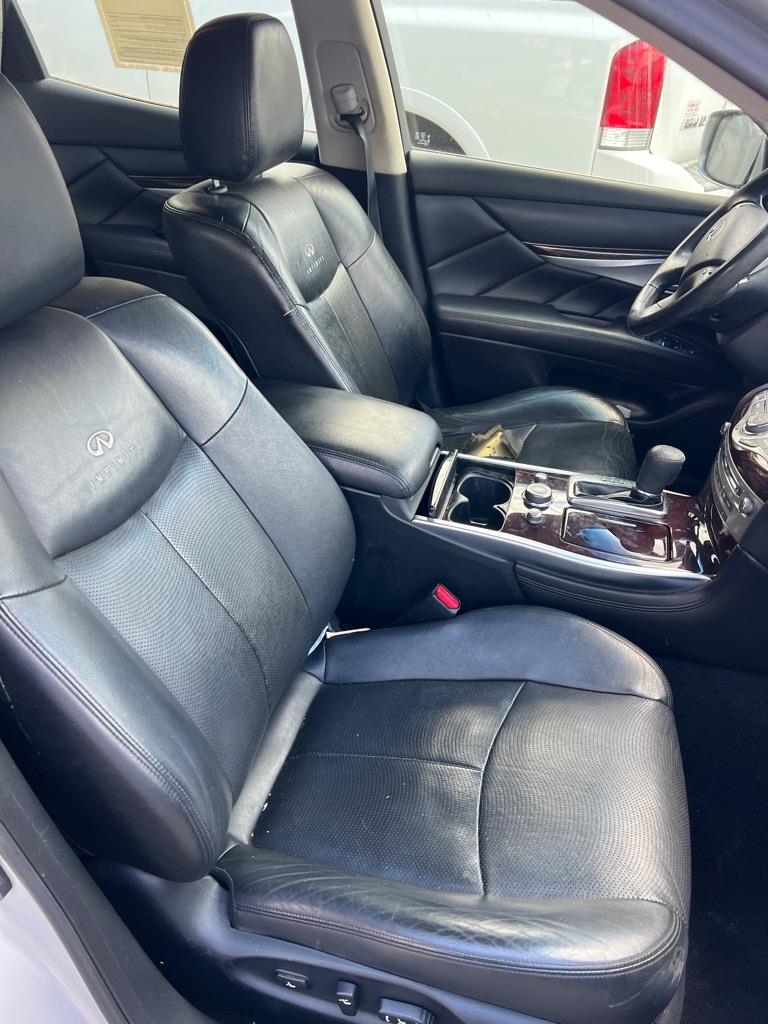 Infiniti M 37 2012