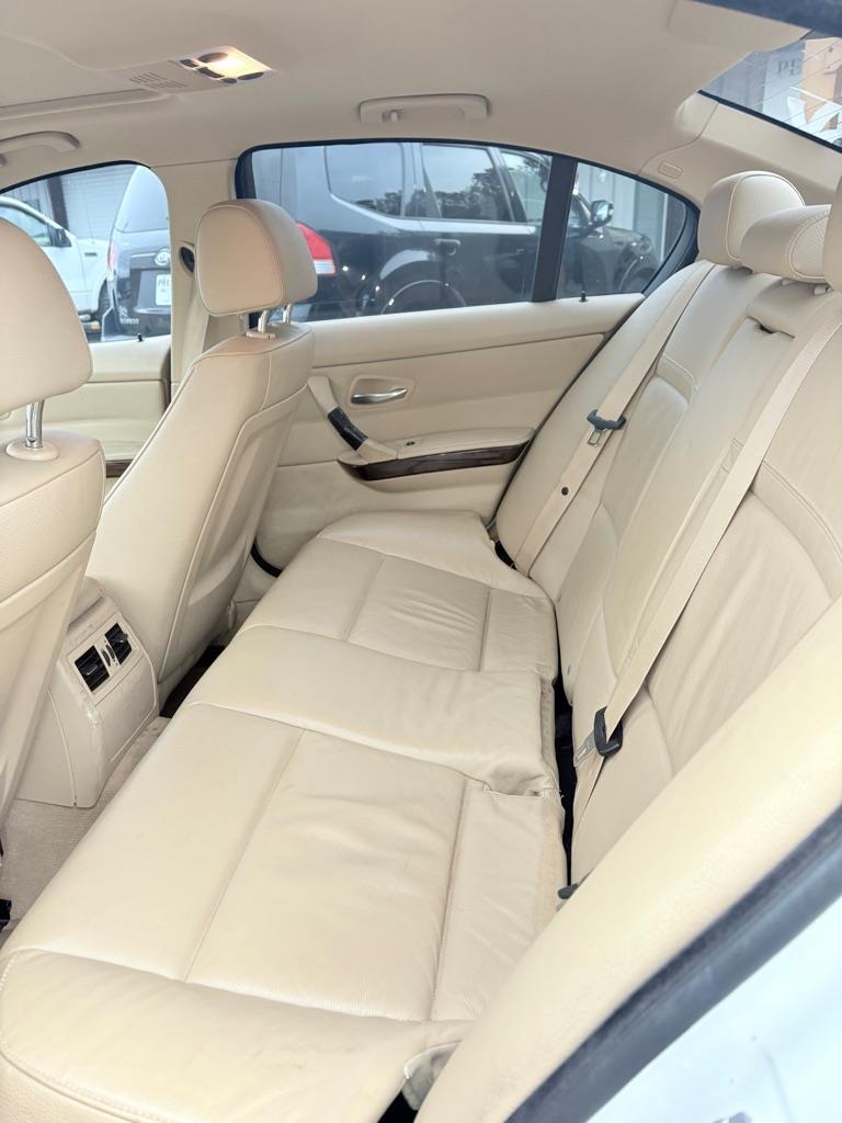 BMW 3-Series 328i SA 2010