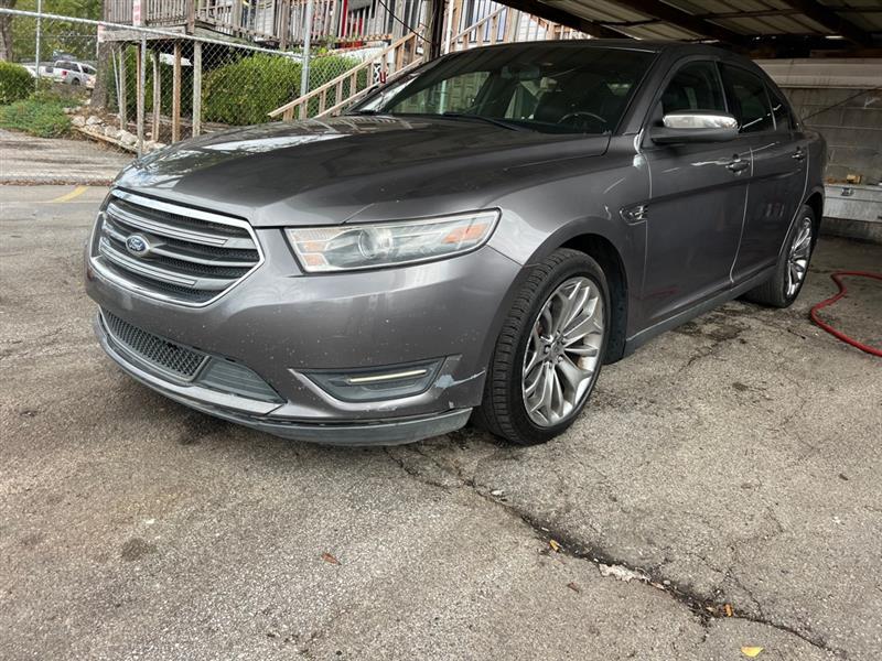 Ford Taurus Limited FWD 2013