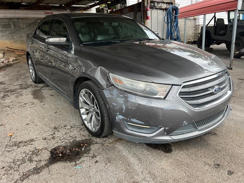 Ford Taurus Limited FWD 2013