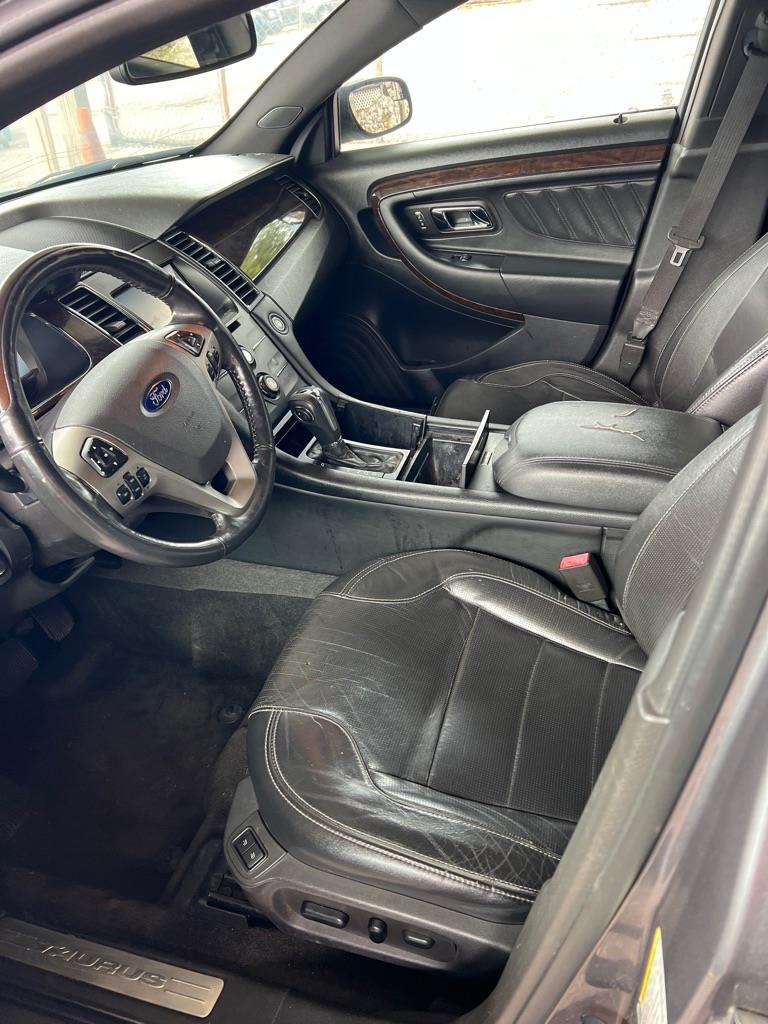 Ford Taurus Limited FWD 2013