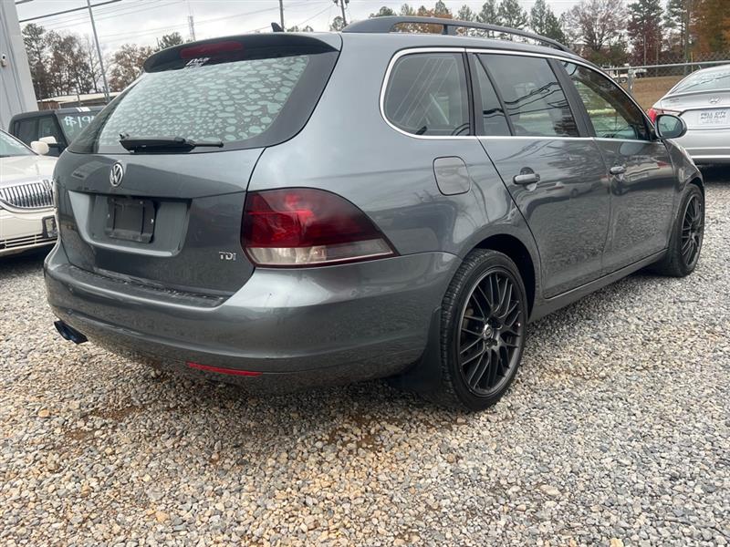 Volkswagen Jetta SportWagen 2.0L TDI 2012