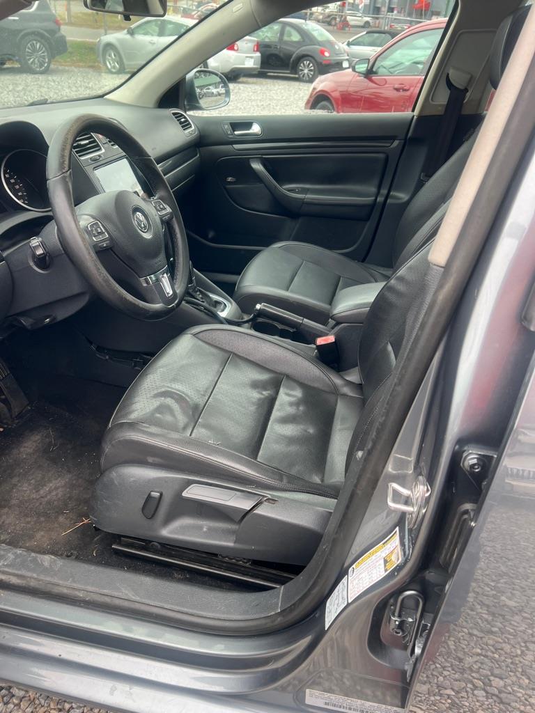 Volkswagen Jetta SportWagen 2.0L TDI 2012