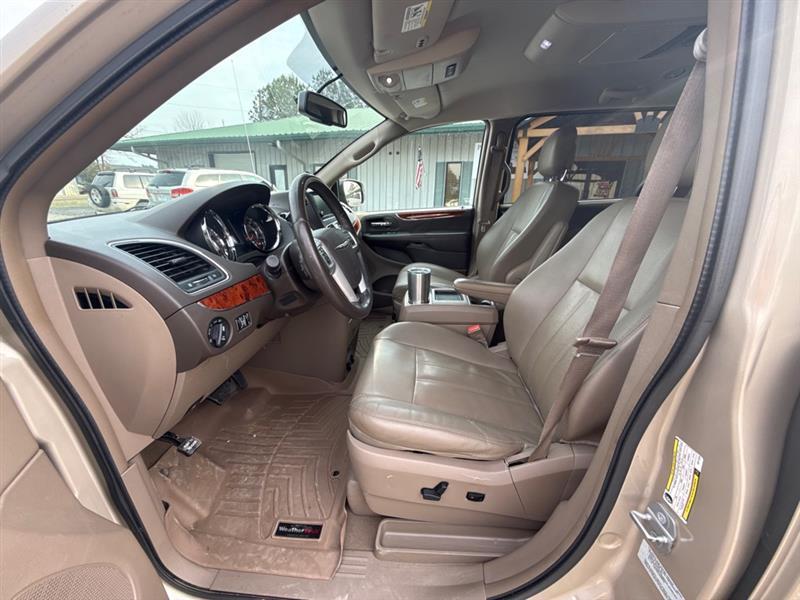 Chrysler Town & Country Touring 2016