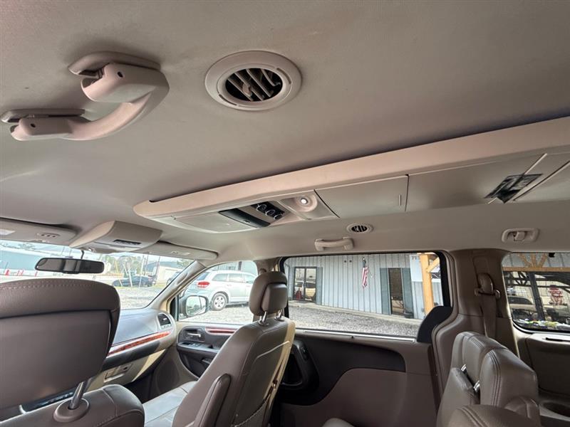 Chrysler Town & Country Touring 2016