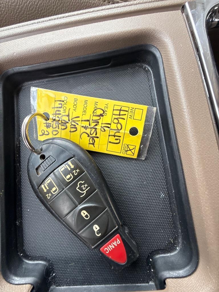 Chrysler Town & Country Touring 2016