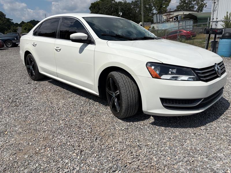 Volkswagen Passat 1.8T S AT 2014