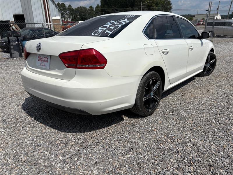 Volkswagen Passat 1.8T S AT 2014