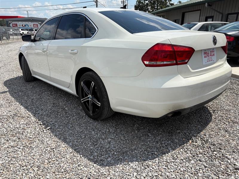 Volkswagen Passat 1.8T S AT 2014