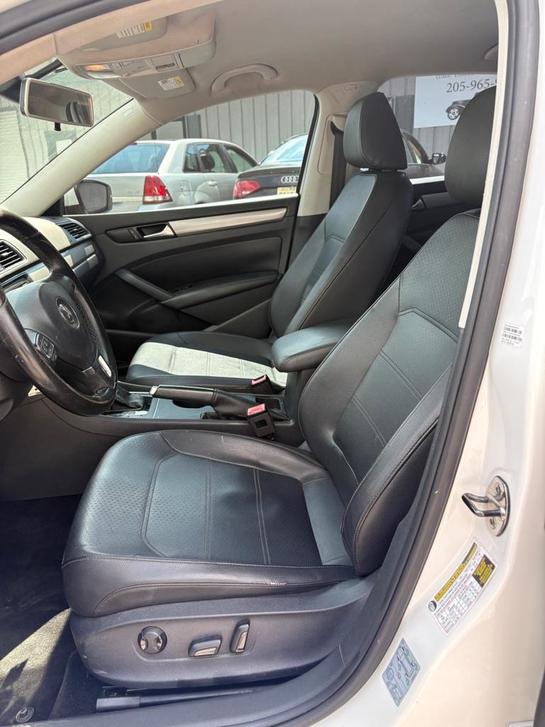 Volkswagen Passat 1.8T S AT 2014