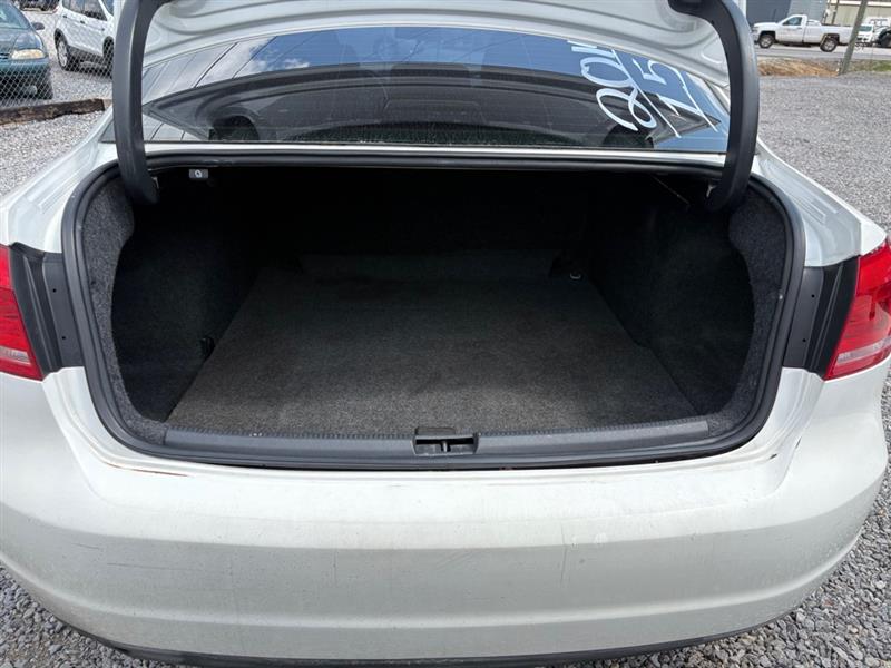 Volkswagen Passat 1.8T S AT 2014