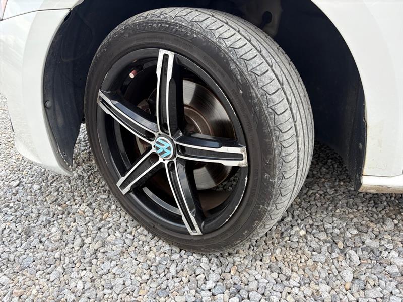 Volkswagen Passat 1.8T S AT 2014