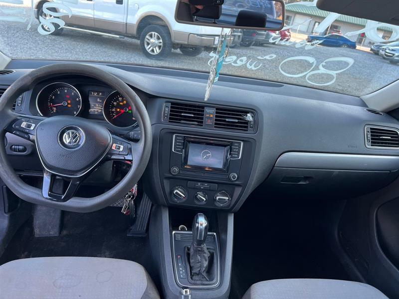 Volkswagen Jetta 1.4T S 6A 2017