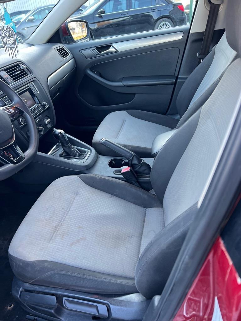 Volkswagen Jetta 1.4T S 6A 2017