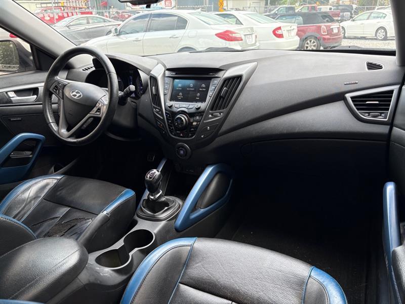 Hyundai Veloster Base 2013
