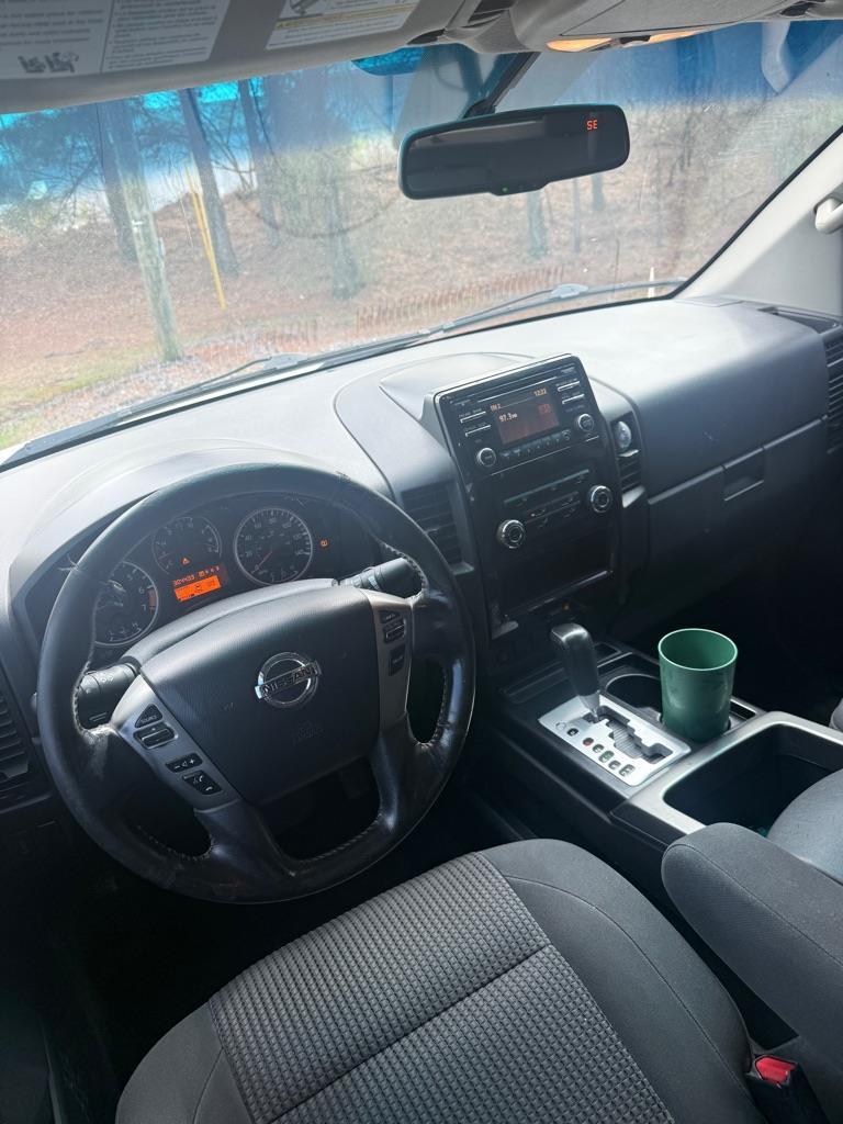 Nissan Titan SV Crew Cab 2WD 2013