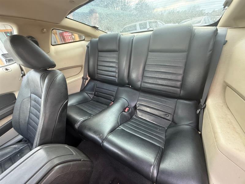 Ford Mustang V6 Coupe 2010