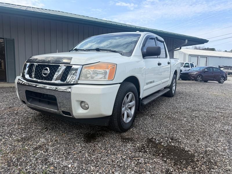 Nissan Titan SV Crew Cab 2WD 2013