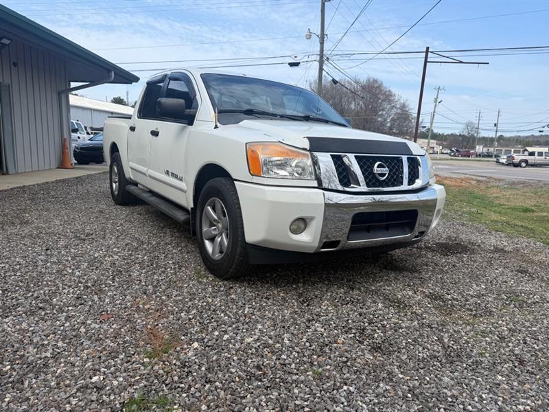 Nissan Titan SV Crew Cab 2WD 2013