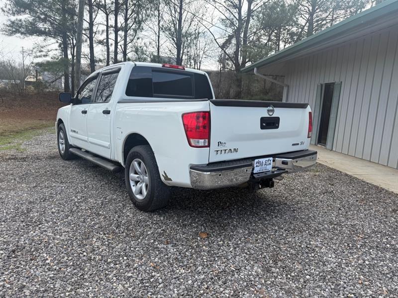 Nissan Titan SV Crew Cab 2WD 2013