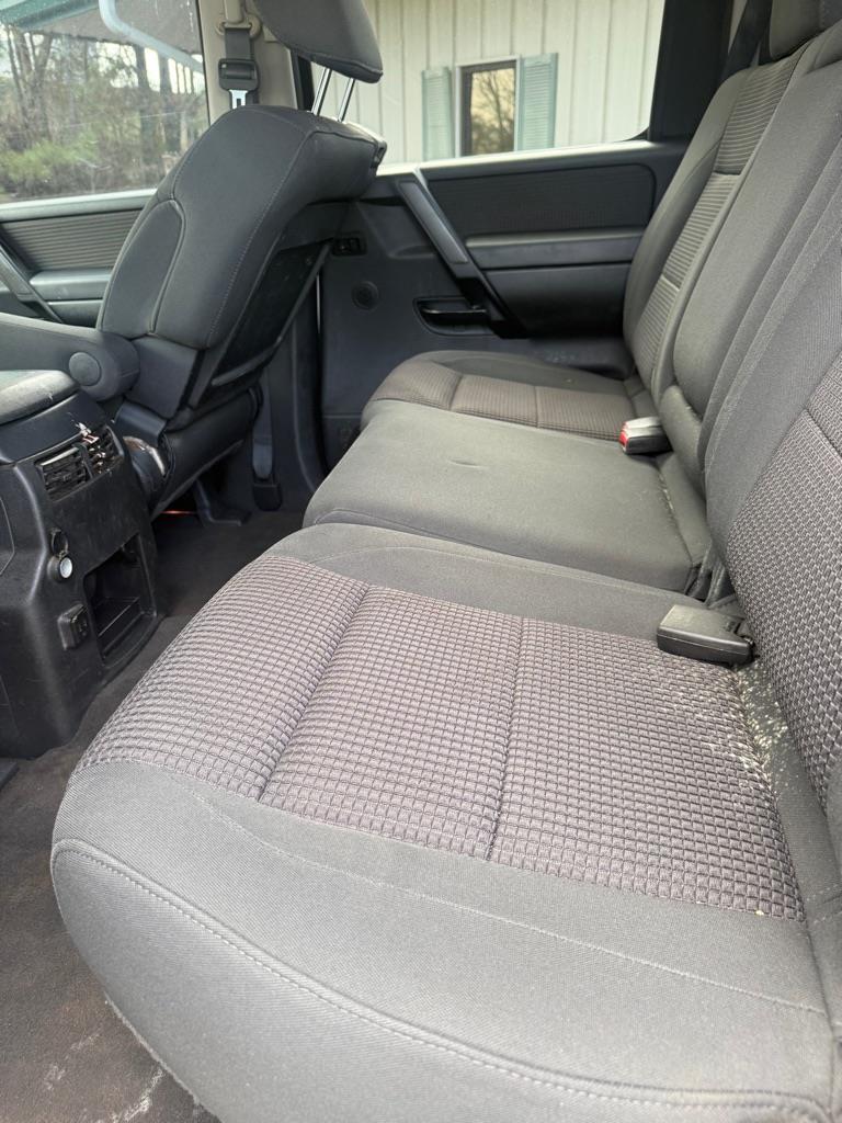 Nissan Titan SV Crew Cab 2WD 2013