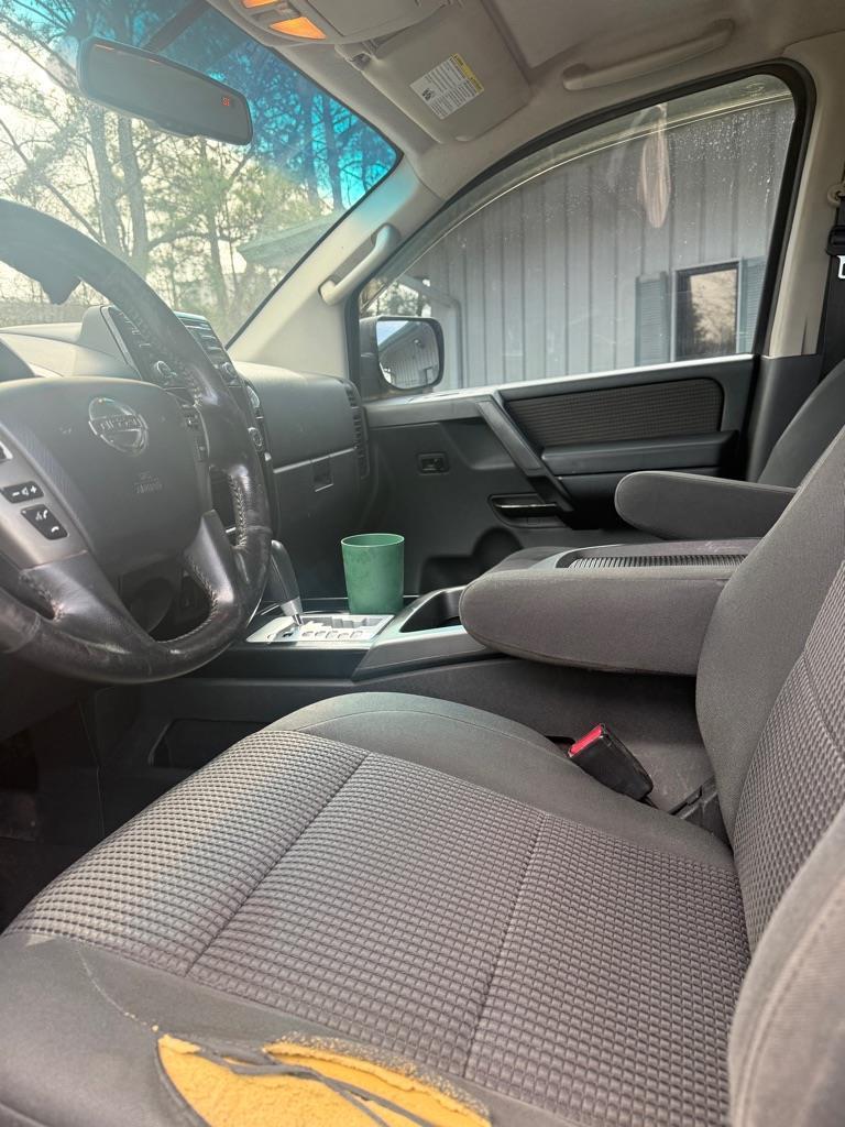 Nissan Titan SV Crew Cab 2WD 2013