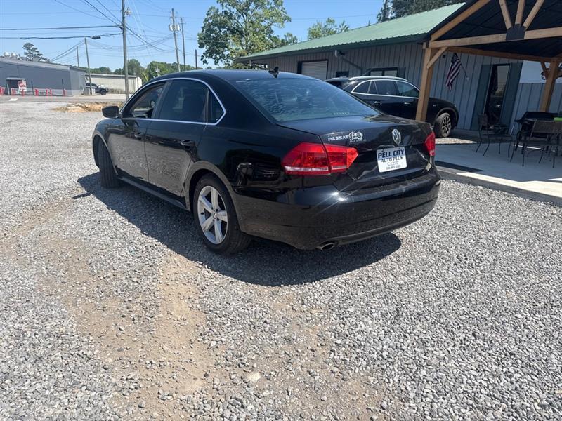 Volkswagen Passat 2.5L SE MT 2013