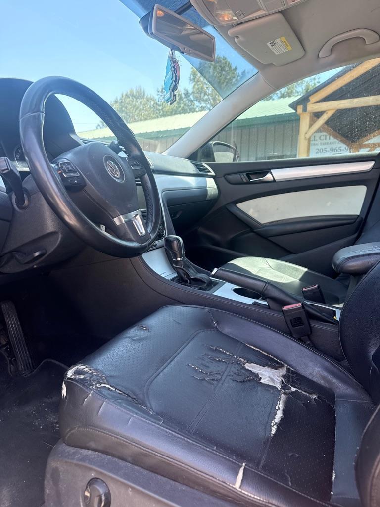 Volkswagen Passat 2.5L SE MT 2013