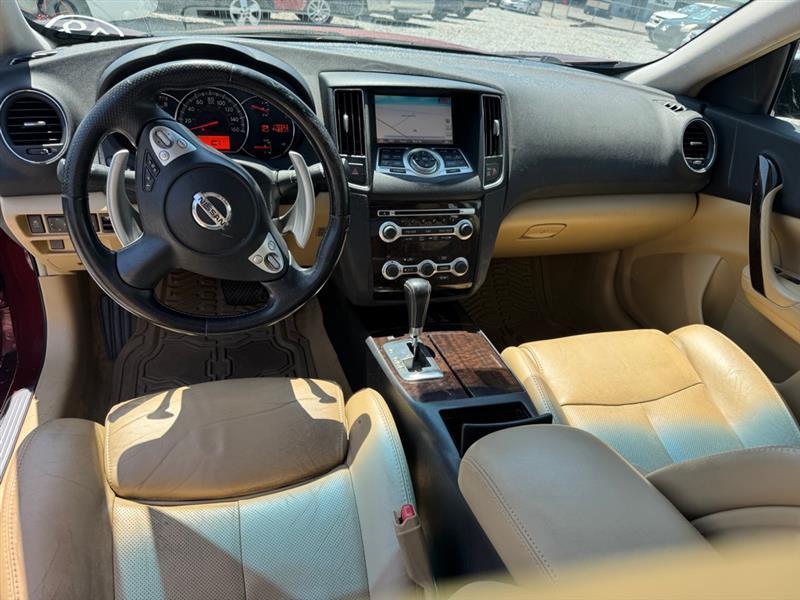 Nissan Maxima S 2011